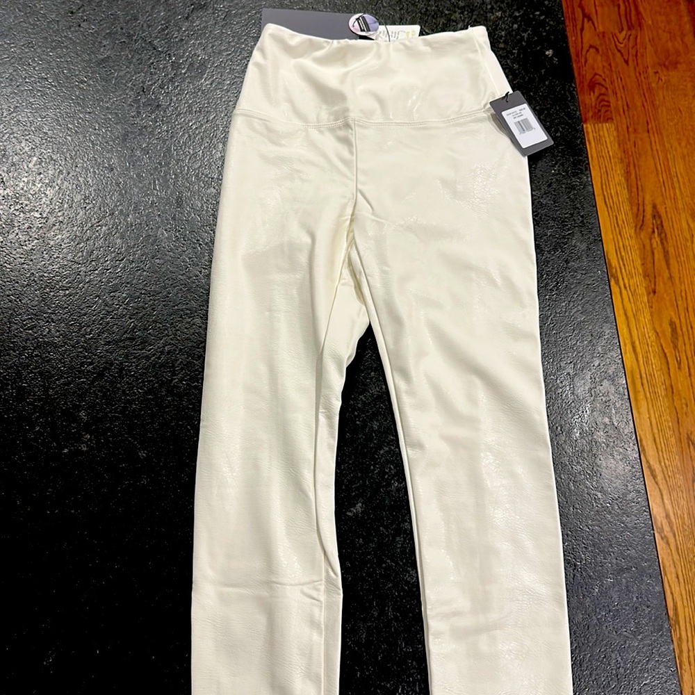 Brand new w tags Lysse stretchy Textured Faux Leather Leggings
